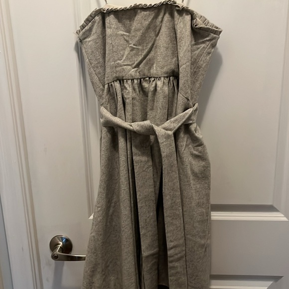 Grey knee length Banana Republic dress - Picture 4 of 7